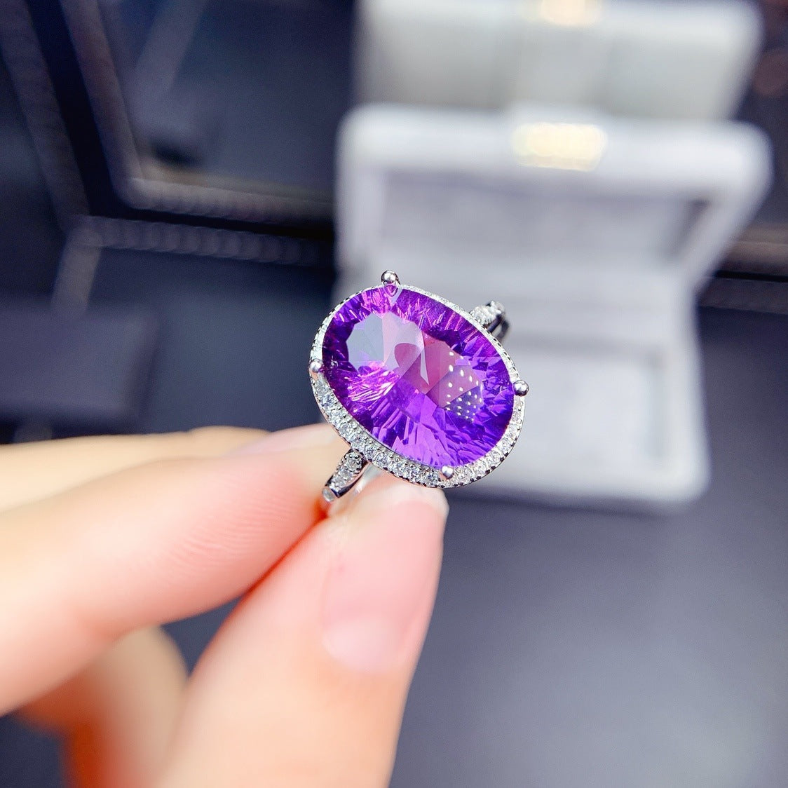 High-End Imitation Diamond Six-Claw Ring