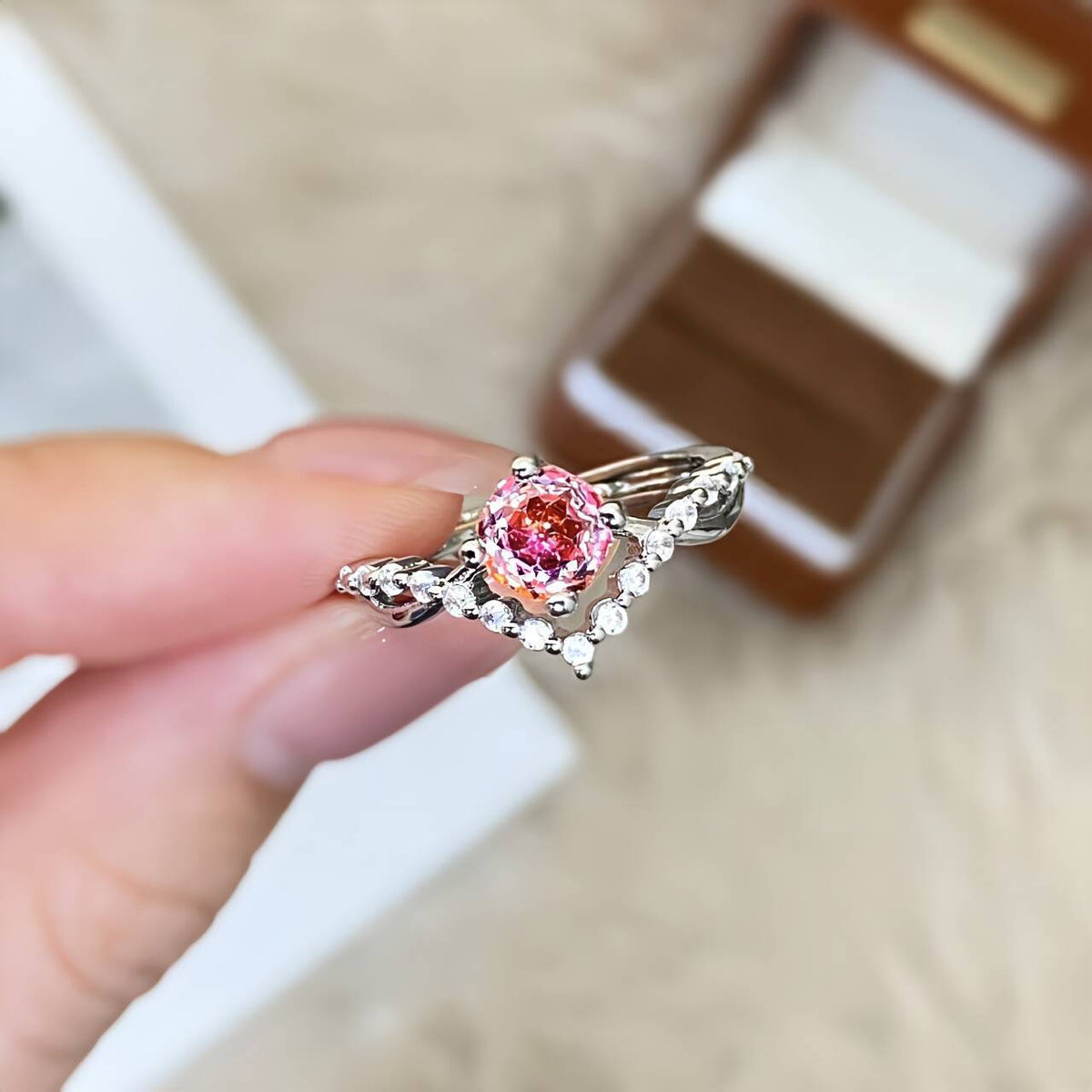 High-End Imitation Diamond Six-Claw Ring