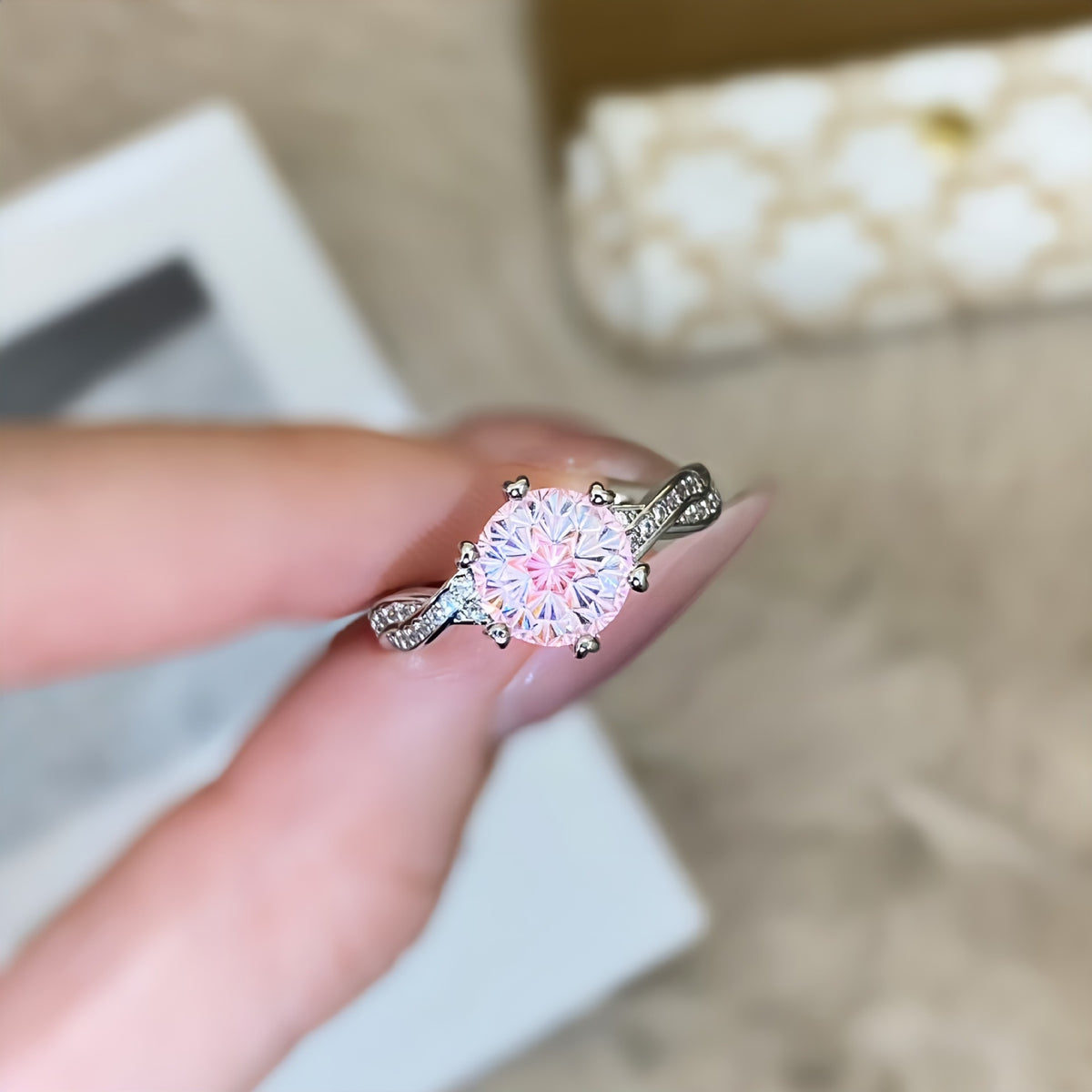 High-End Imitation Diamond Six-Claw Ring