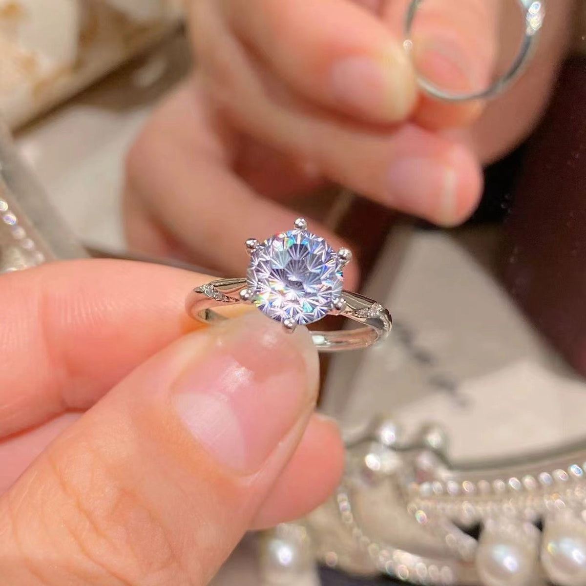 High-End Imitation Diamond Six-Claw Ring