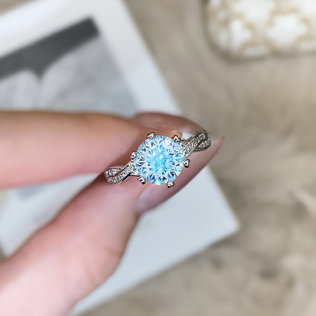 High-End Imitation Diamond Six-Claw Ring