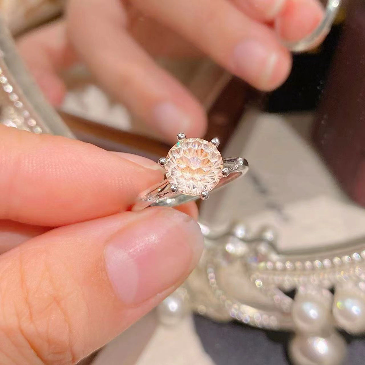 High-End Imitation Diamond Six-Claw Ring