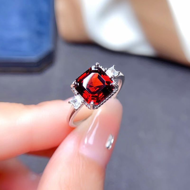 High-End Imitation Diamond Six-Claw Ring